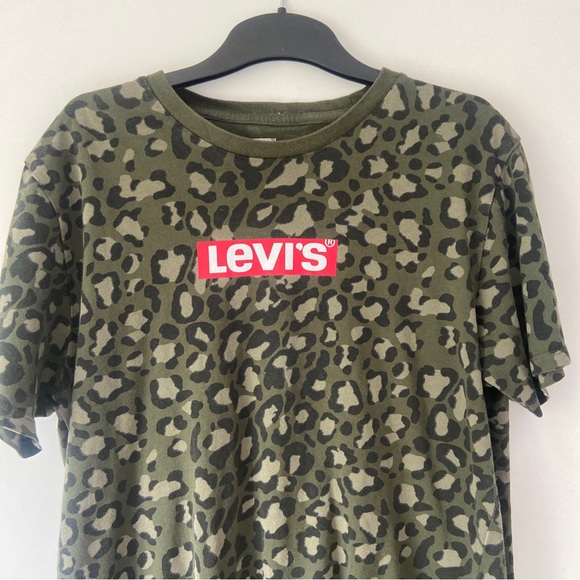 Men’s Levis T Shirt Size Medium Short Sleeve Camo - Picture 2 of 5